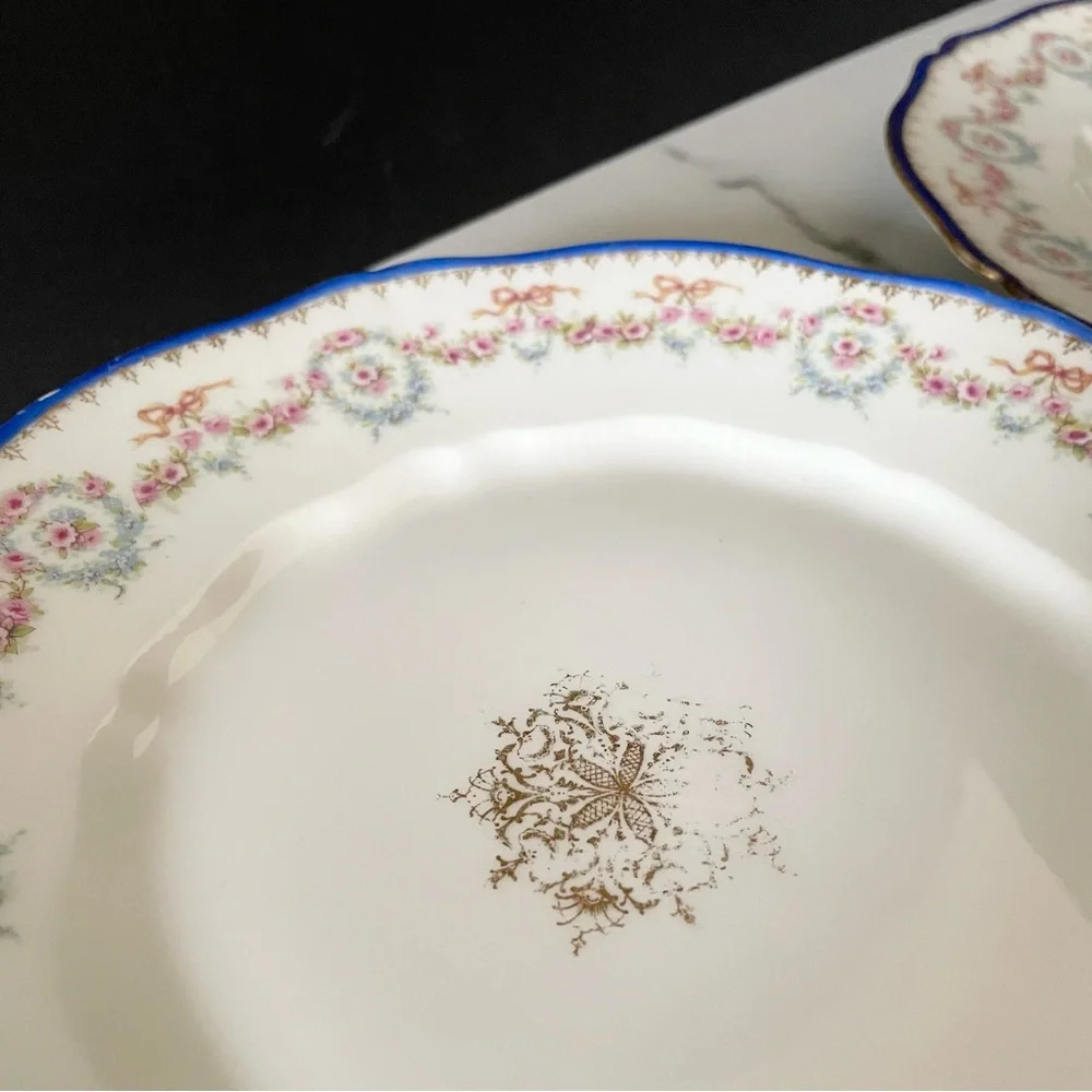 SET of 4 Blue Edged Floral 8